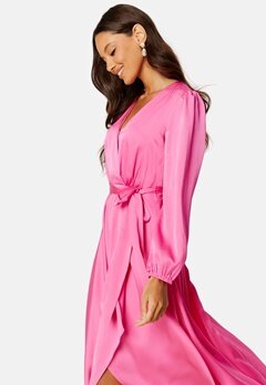 FOREVER NEW Marilyn Satin Wrap Midi Dress Cosmo Pink
 bubbleroom.no