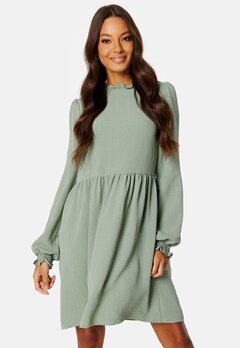ONLY Mette LS Highneck Dress Lily Pad
 bubbleroom.no