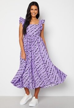SELECTED FEMME Lara Scallop Sleeve Midi Dress Violet Tulip AOP:AOP bubbleroom.no