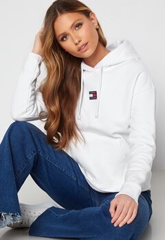 TOMMY JEANS Center Badge Hoodie YBR White
 bubbleroom.no