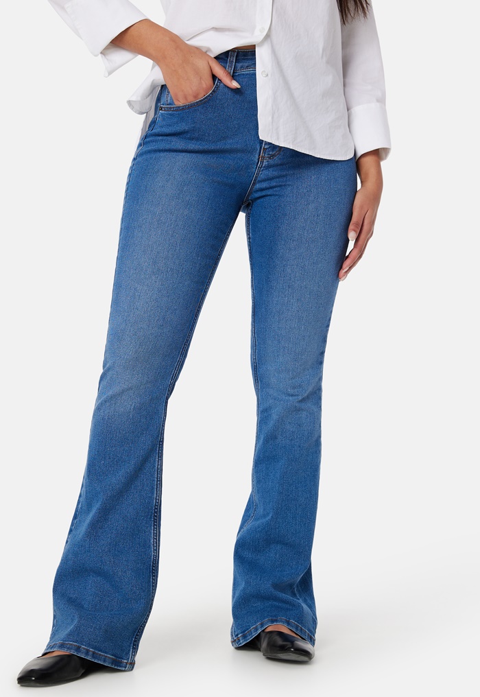 Pieces Tall Peggy high waisted flared jeans in light blue